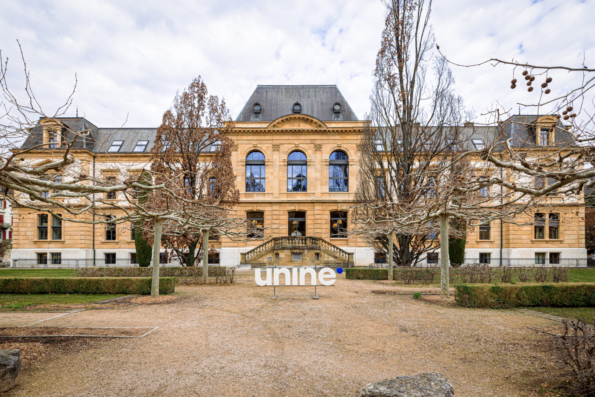 SUPERO_unine_logo-02-1